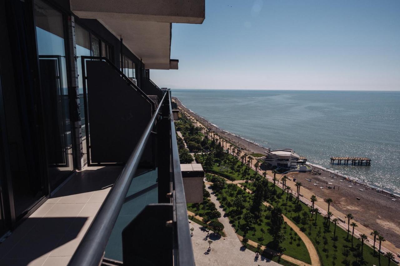 The Spot Apartments - Orbi Beach Tower 巴统 外观 照片