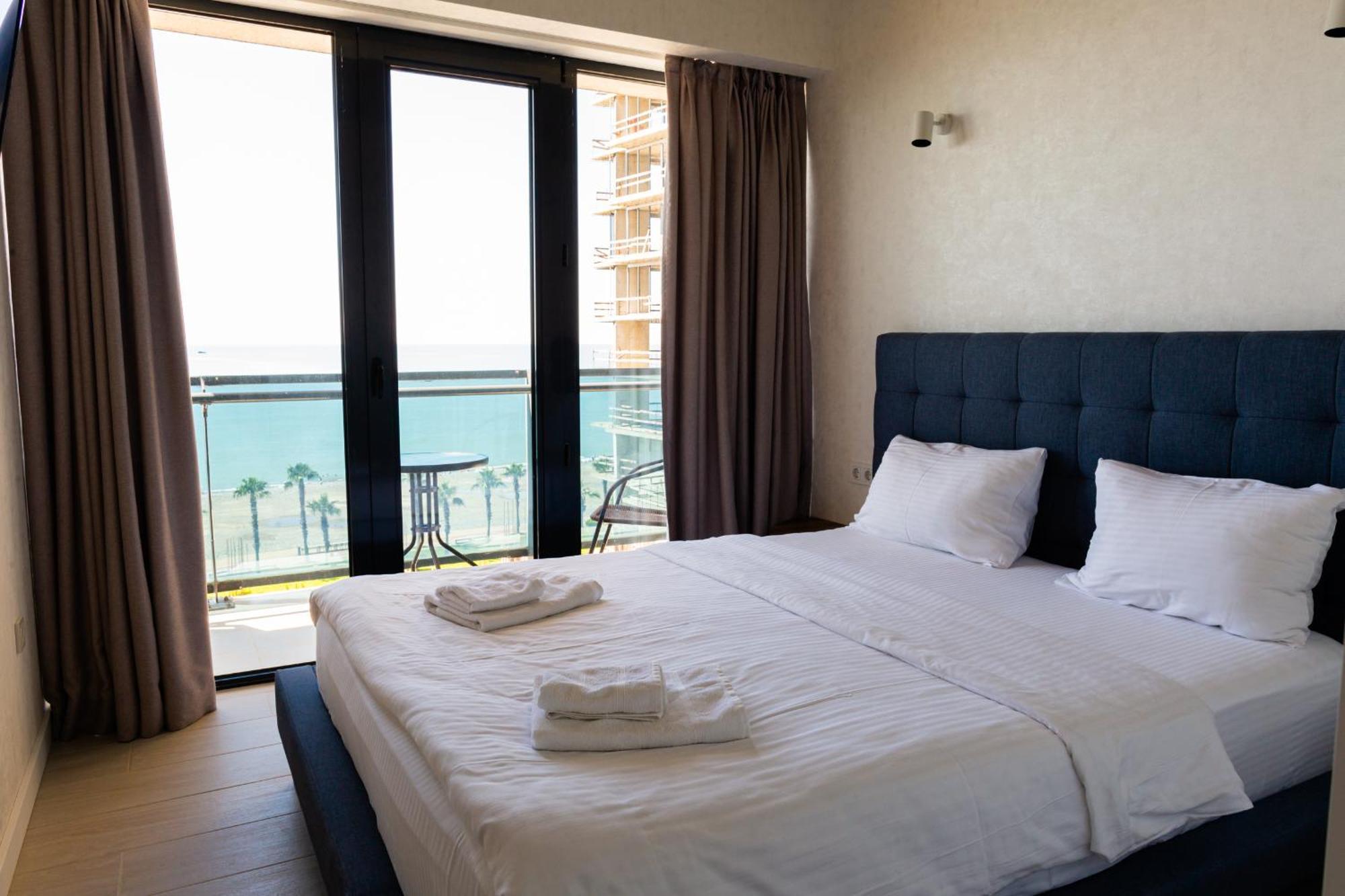 The Spot Apartments - Orbi Beach Tower 巴统 外观 照片